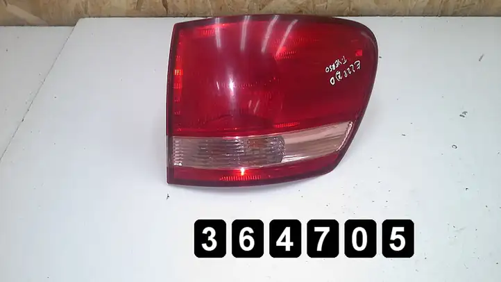 Toyota Avensis Verso (2001 - 2004) koito4435 Задний фонарь в кузове — фото 1
