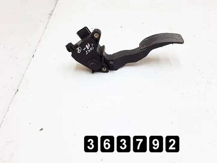 Nissan Juke I F15 (2010 - 2018) 1.5dci 9301614b 180021hmob uk Педаль акселератора — фото 2