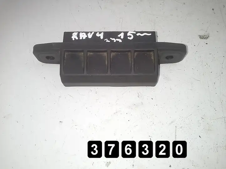 Toyota RAV 4 (XA30) (2006 - 2016) 15a965 Ручка крышки багажника — фото 1