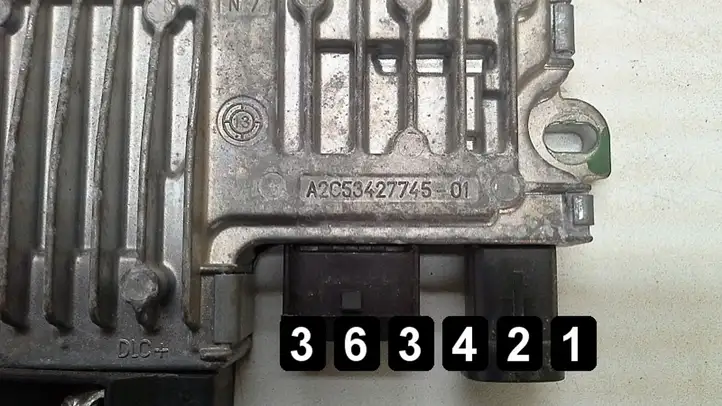 Peugeot 2008 I (2013 - 2019) start stop 9802096780 9679123280 9805721280 Блок управления двигателем (ЭБУ) — фото 2