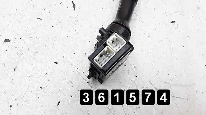 Lexus IS 220D-250-350 (2005 - 2010) 17f111 Другие включатели / ручки/ переключатели — фото 2