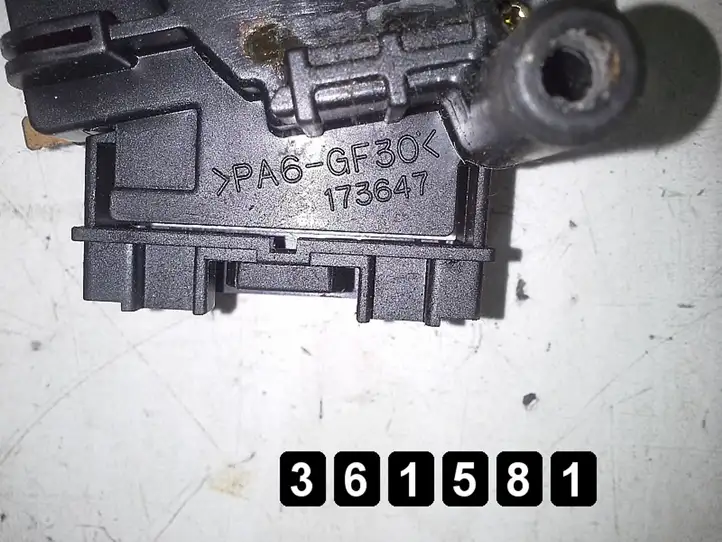 Toyota Yaris (1999 - 2003) 173647 Другие включатели / ручки/ переключатели — фото 4