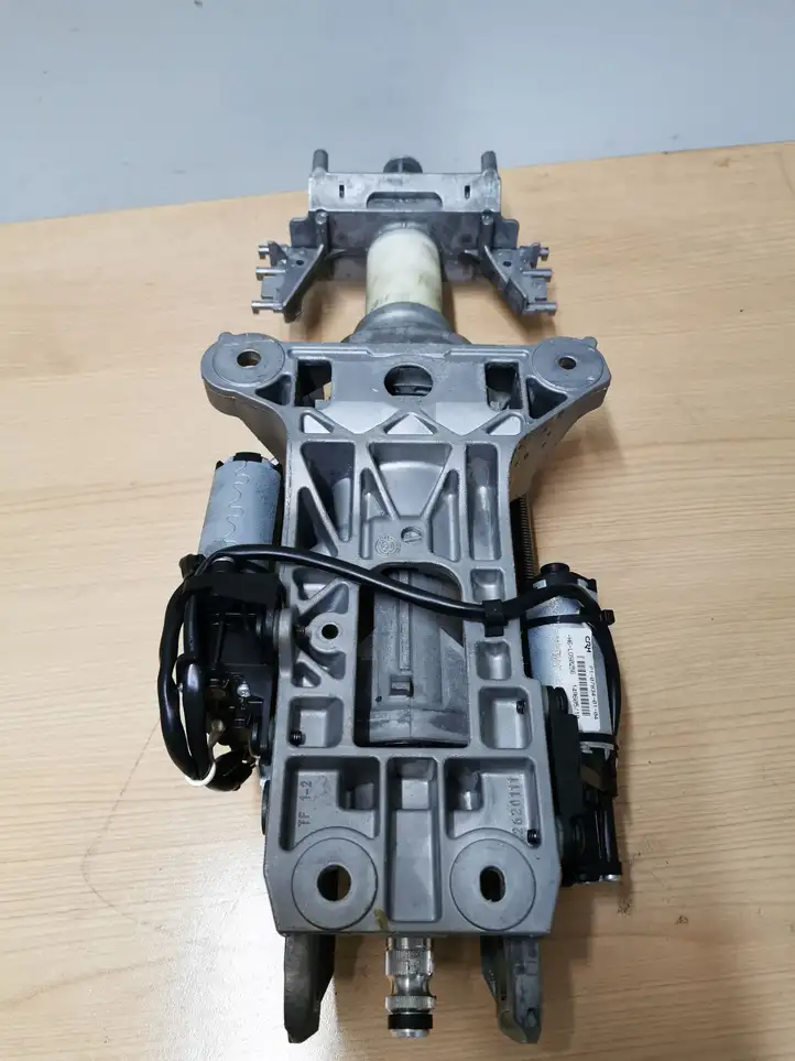 BMW 5 F10 F11 (2009 - 2016) P107687 Комплект оси рулевого колеса — фото 4