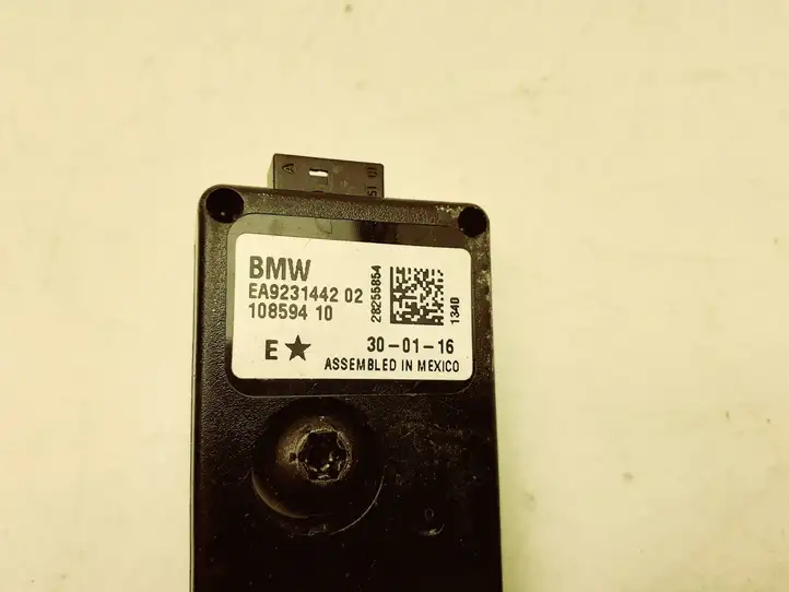 BMW 3 F30 F35 F31 (2012 - 2018) EA923144202 Усилитель антенны — фото 2