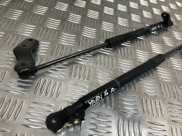 Toyota Yaris (2014 - 2019) 689500W661 Амортизатор крышки багажника — фото 4