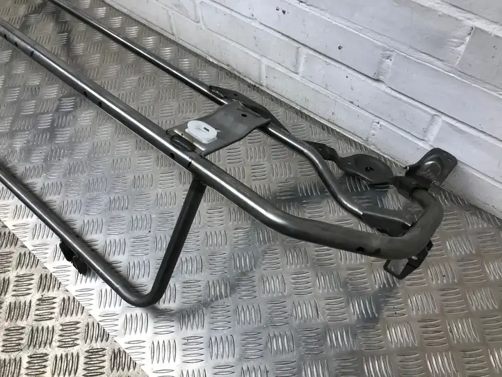 Toyota Yaris (2019 - ) Пол багажника — фото 3