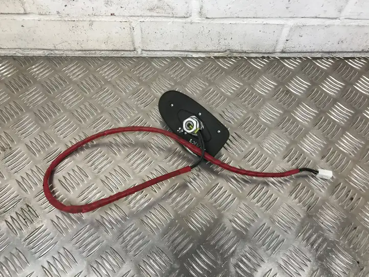 Toyota Yaris (2014 - 2019) V309075C GPS антенна — фото 4
