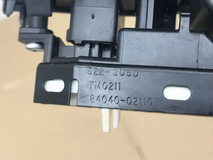 Toyota Auris E180 (2012 - 2018) 8404002110 Блок кнопок стеклоподъемников — фото 2