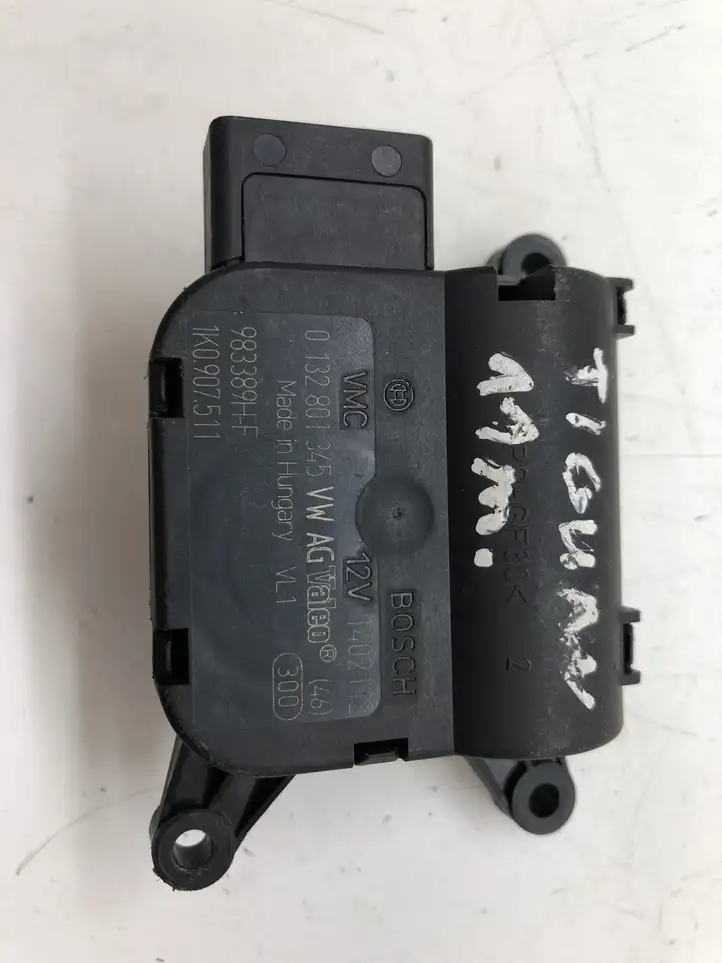 Volkswagen Tiguan (2007 - 2011) 1K0907511 Двигатель задвижки потока воздуха — фото 1