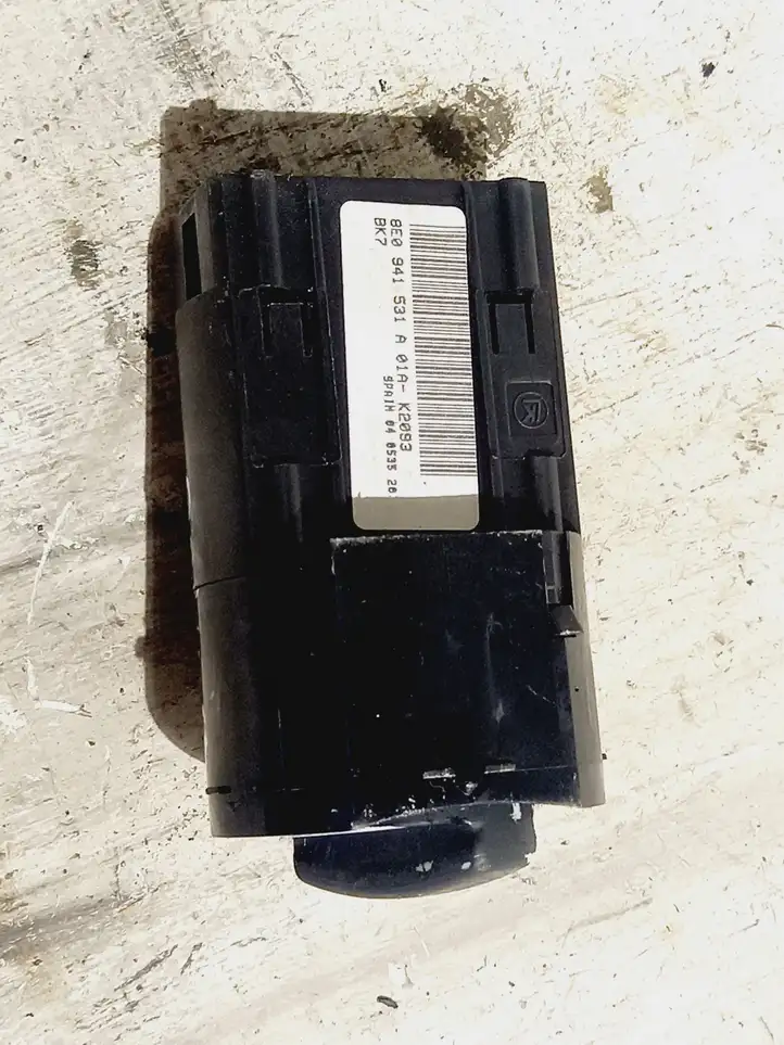 Audi A4 S4 B6 8E 8H (2000 - 2006) 8E0941531A Включатель фонарей — фото 4