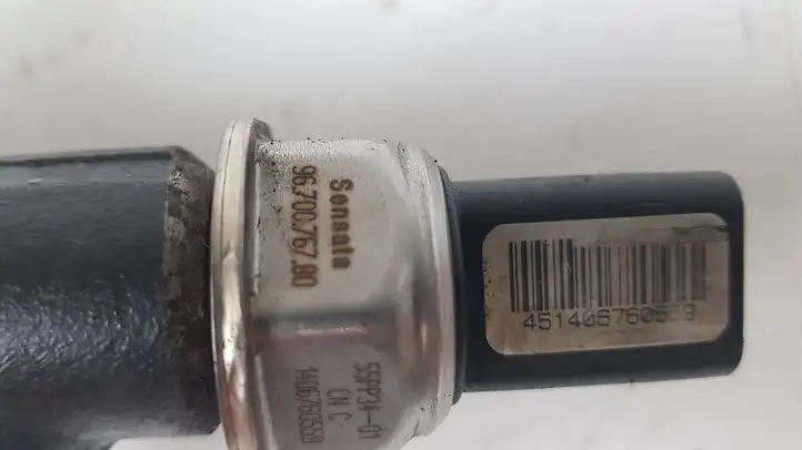 Peugeot 308 (2007 - 2013) Магистральная топливная трубка — фото 7