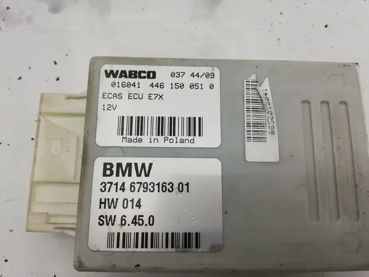 BMW X5 E70 (2006 - 2013) 37146793163 Блок управления пневмоподвеской — фото 3