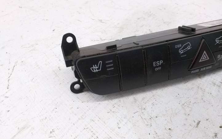 Mercedes-Benz ML W164 (2005 - 2011)  A1648703510 Включатель аварийных фонарей