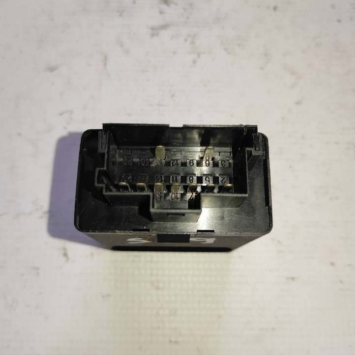 Volkswagen LT (1996 - 2007)  0165452432 Реле вентилятора охлаждения