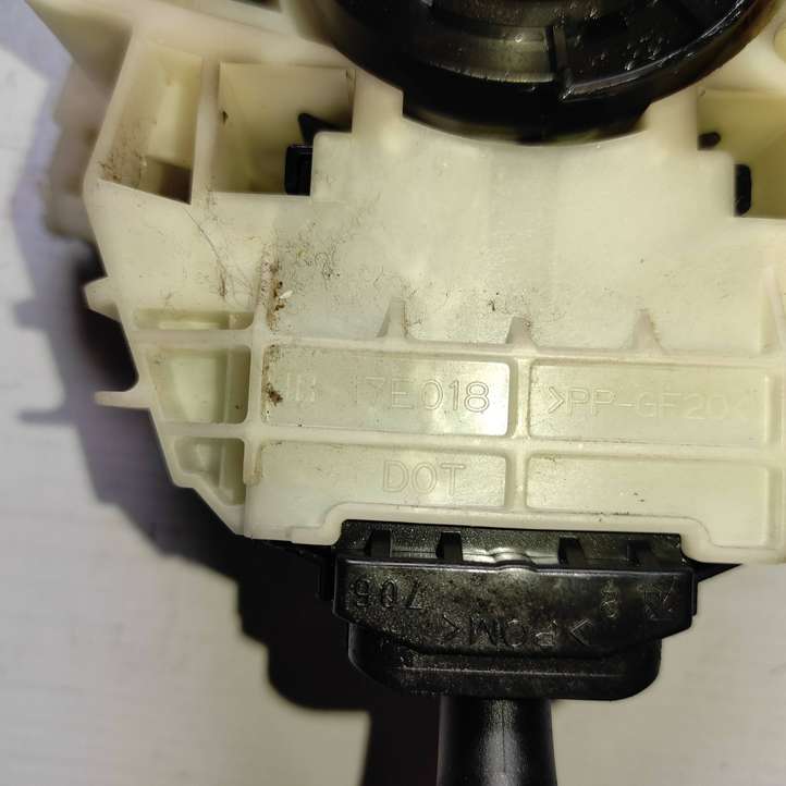 Mitsubishi Colt (2004 - 2008)  MR986420 Комплект ручек
