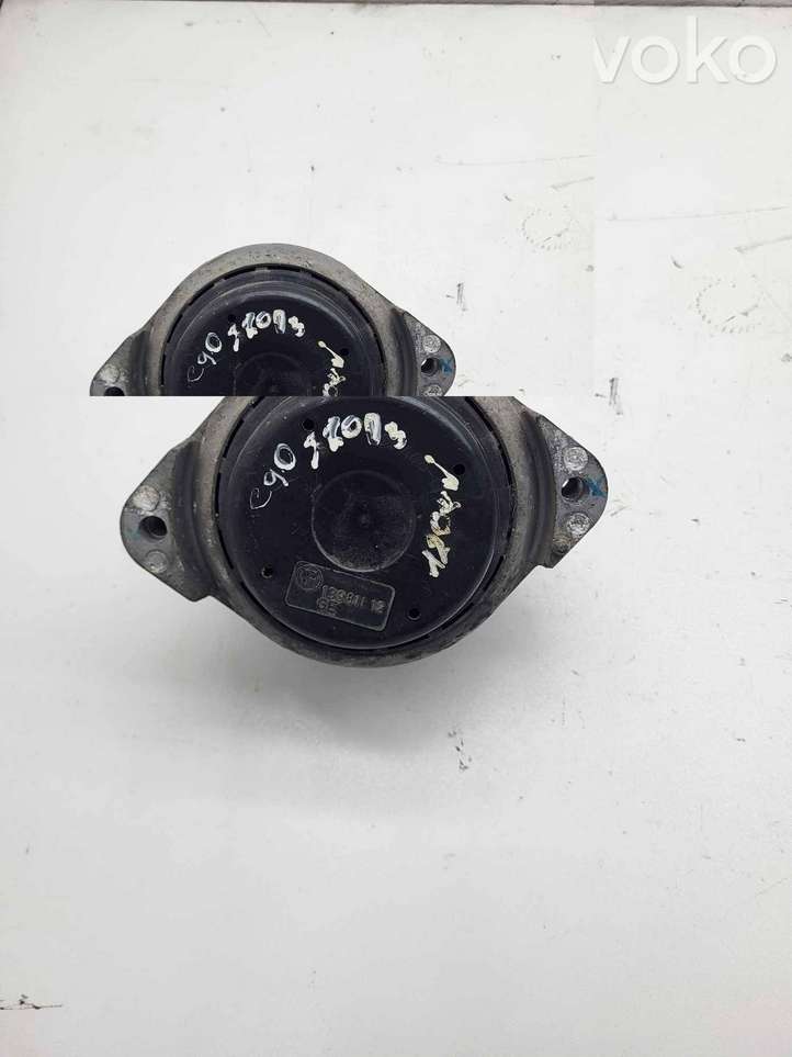 BMW 3 E90 E91 (2005 - 2012)  13981112 Подушка двигателя