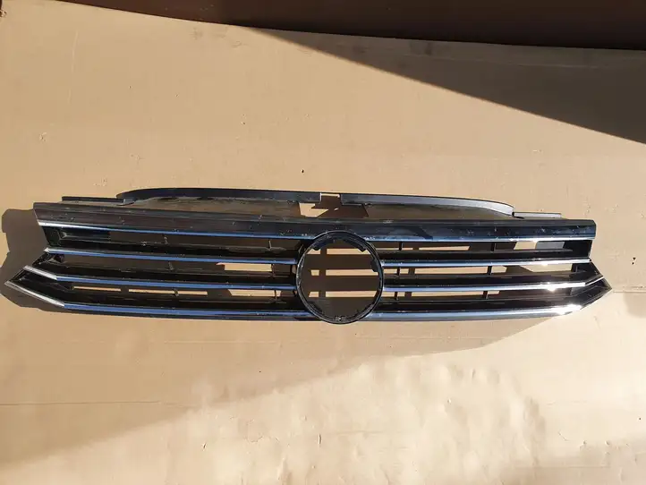 Volkswagen PASSAT B8 (2015 - ) 3G0853653 Верхняя решетка радиатора — фото 1