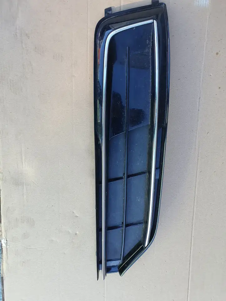 Audi A8 S8 D4 4H (2010 - 2014) 4H0807680R Нижняя решетка переднего бампера — фото 1