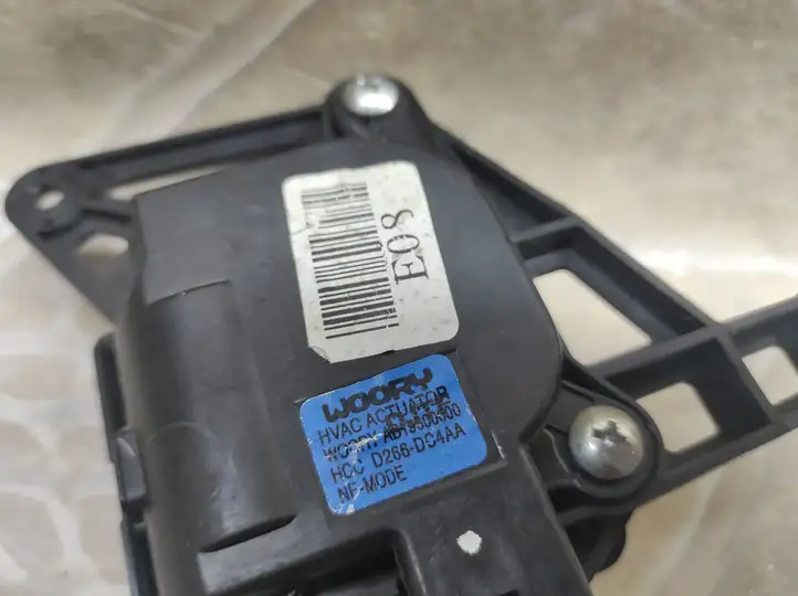 Hyundai ix 55 (2006 - 2012) D266DC4AA Двигатель задвижки потока воздуха — фото 4