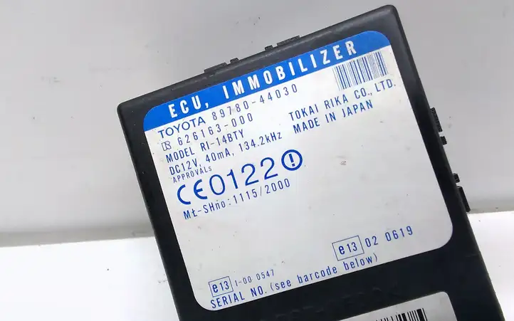 Toyota Avensis Verso (2001 - 2004) 8978044030 Блок иммобилайзера — фото 3