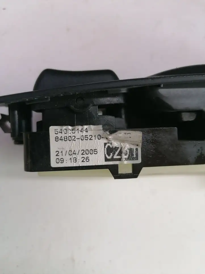 Toyota Avensis T250 (2003 - 2006) Блок кнопок стеклоподъемников — фото 3