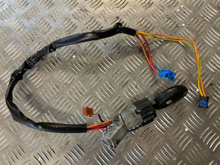 Citroen C5 (2001 - 2004)  9632897680 Замок зажигания