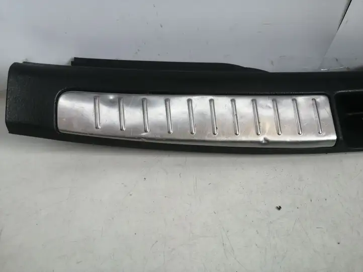 Toyota Avensis T250 (2003 - 2006) 5838705090 Отделка порога багажника — фото 4