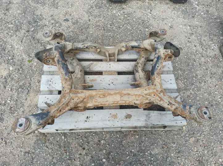 Volkswagen Touareg I (2002 - 2010) Задняя балка подвески — фото 1