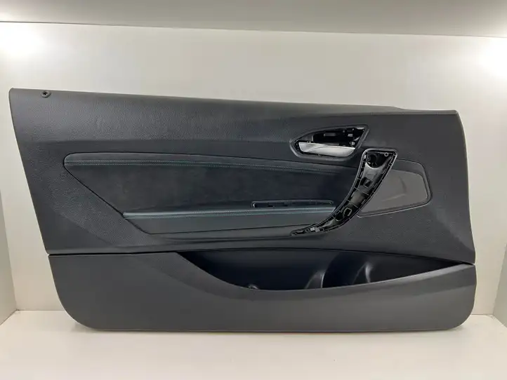 BMW M2 F87 (2018 - ) Обшивка передней двери — фото 1