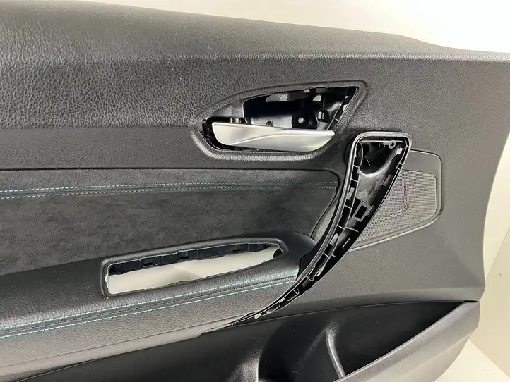 BMW M2 F87 (2018 - ) Обшивка передней двери — фото 6