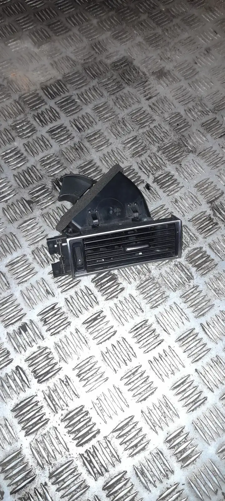 Audi A6 S6 C6 4F (2004 - 2008) 4F1820902D Боковой воздушный дефлектор — фото 1