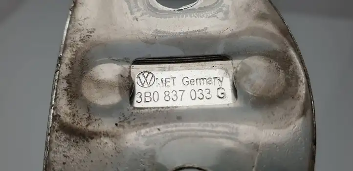Volkswagen Golf IV (1998 - 2005) 3B0837033G Петля замка двери — фото 2