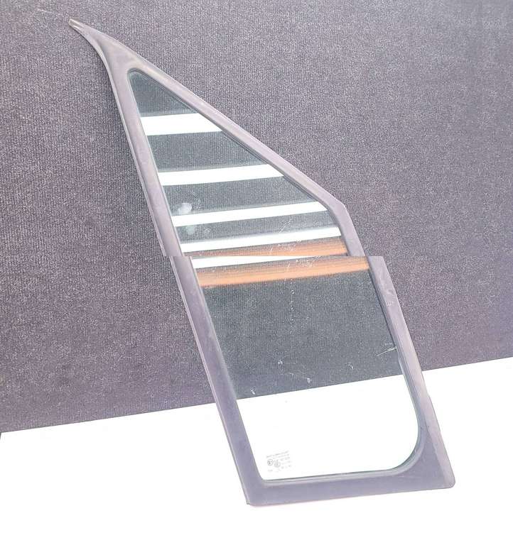 Mercedes-Benz Sprinter W906 (2006 - 2018)  A9066711820 Маленькое стекло 