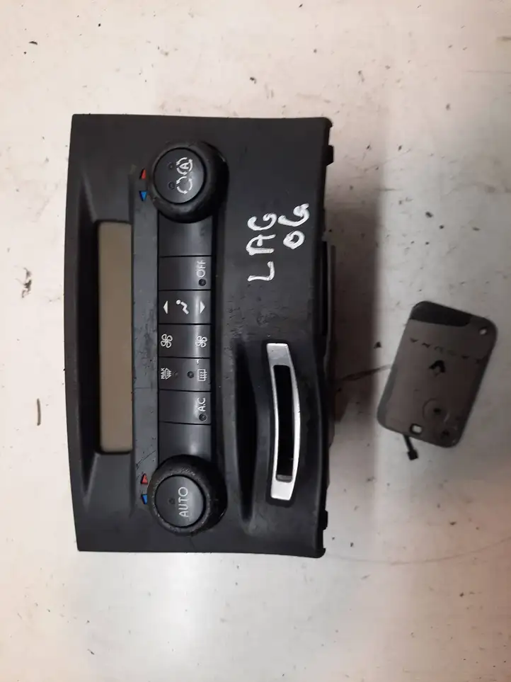 Renault Laguna II (2005 - 2007) 8200575240 Блок управления климат-контролем — фото 1
