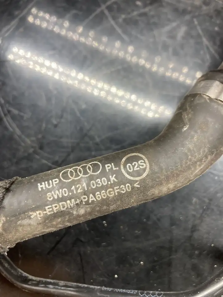 Audi A5 (2016 - ) 8W0121030K Шланги системы охлаждения — фото 2