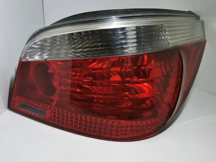 BMW 5 E60 E61 (2004 - 2010) 6910768 Задний фонарь в кузове — фото 1