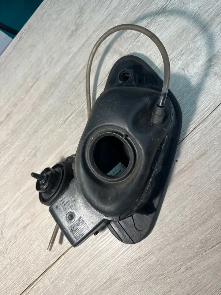 Volkswagen Golf VII (2013 - 2019) 5G0809857 Крышка топливного бака — фото 1