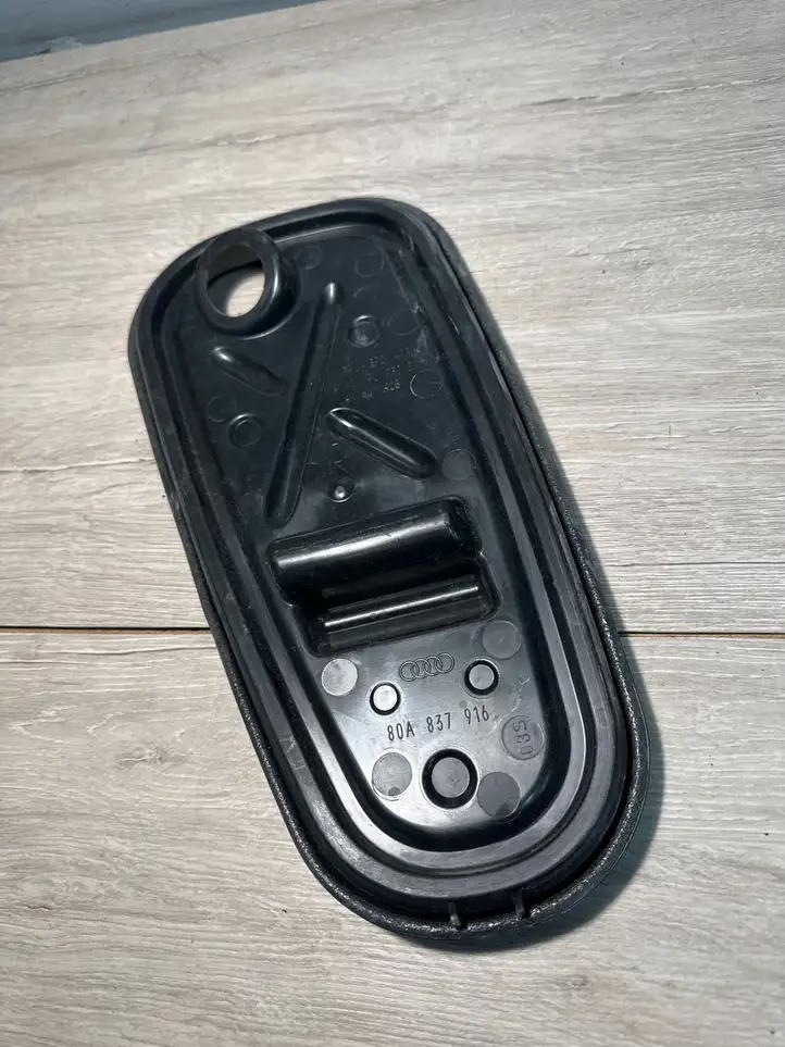 Audi Q5 SQ5 (2017 - ) 80A837916 Прочие детали салона — фото 1