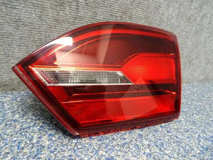 Volkswagen Jetta VI (2011 - 2018) 5C6945094B Задний фонарь в крышке багажника — фото 6