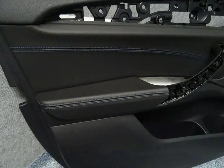 BMW X4 G02 (2018 - ) Обшивка передней двери — фото 7