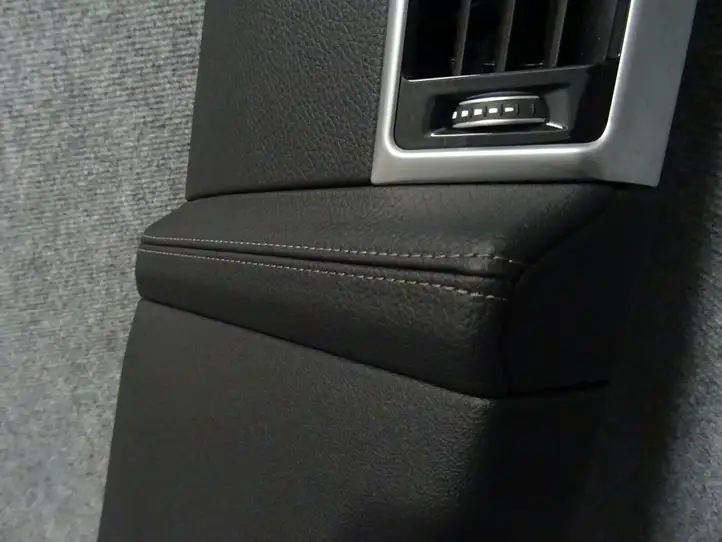 BMW 7 G11 G12 (2015 - 2022) 7391904 Нижняя обшивка стойки B — фото 4