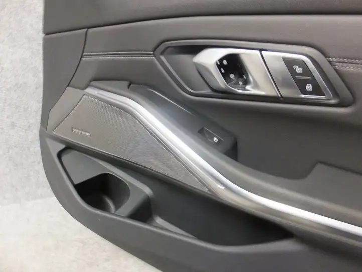 BMW 3 G20 G21 (2019 - ) Обшивка передней двери — фото 3