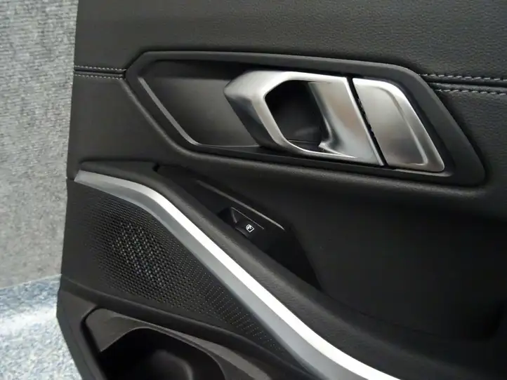BMW 3 G20 G21 (2019 - ) Обшивка задней двери — фото 8