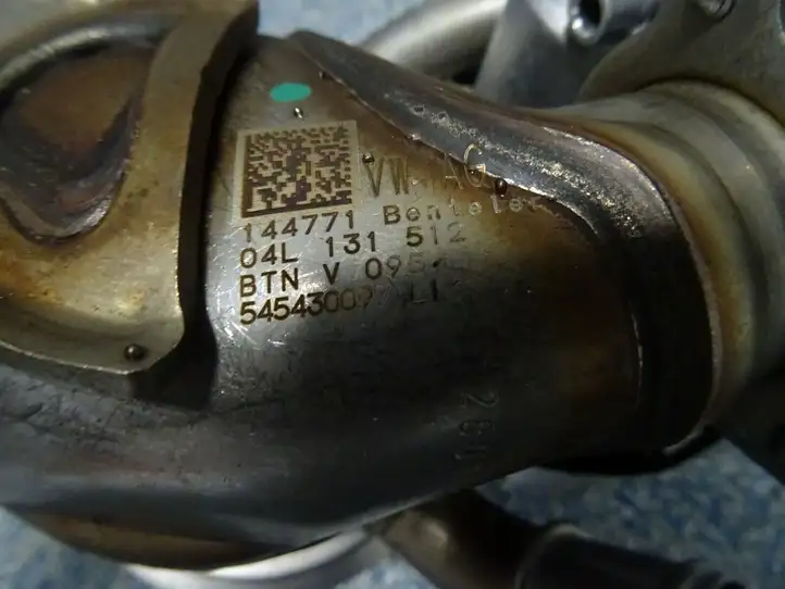 Volkswagen Golf VII (2013 - 2019) 04L131512 Охладитель клапана EGR — фото 11