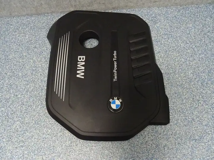 BMW 5 G30 G31 (2016 - ) 8607142 Крышка двигателя декоративная — фото 4