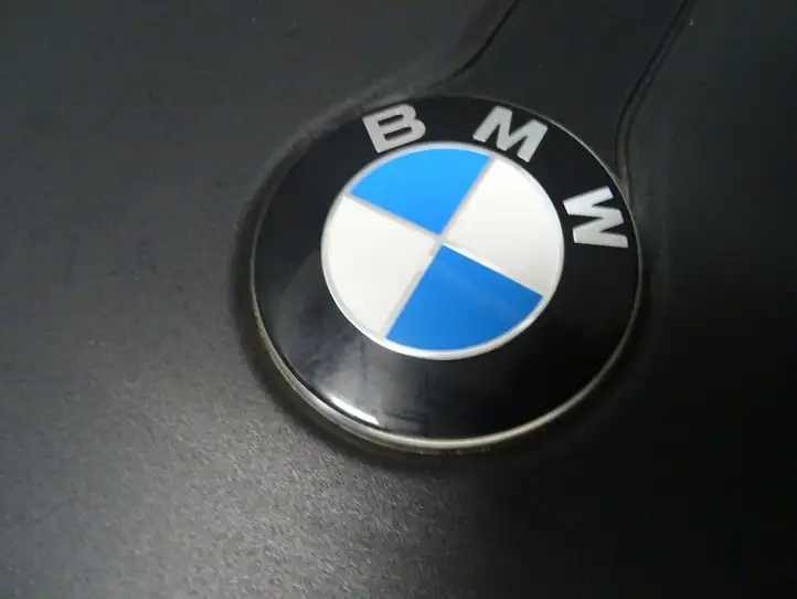 BMW 5 G30 G31 (2016 - ) 8607142 Крышка двигателя декоративная — фото 7