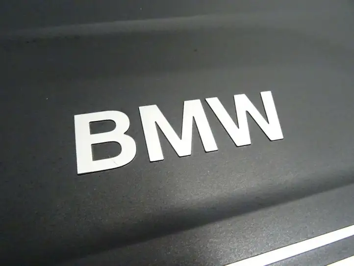 BMW 5 G30 G31 (2016 - ) 8607142 Крышка двигателя декоративная — фото 10