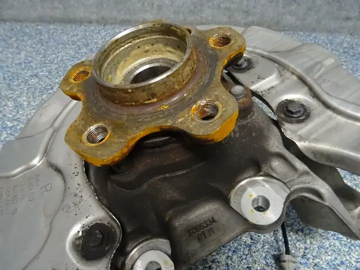 BMW 5 G30 G31 (2016 - ) 6866334 Задний поворотный кулак — фото 6