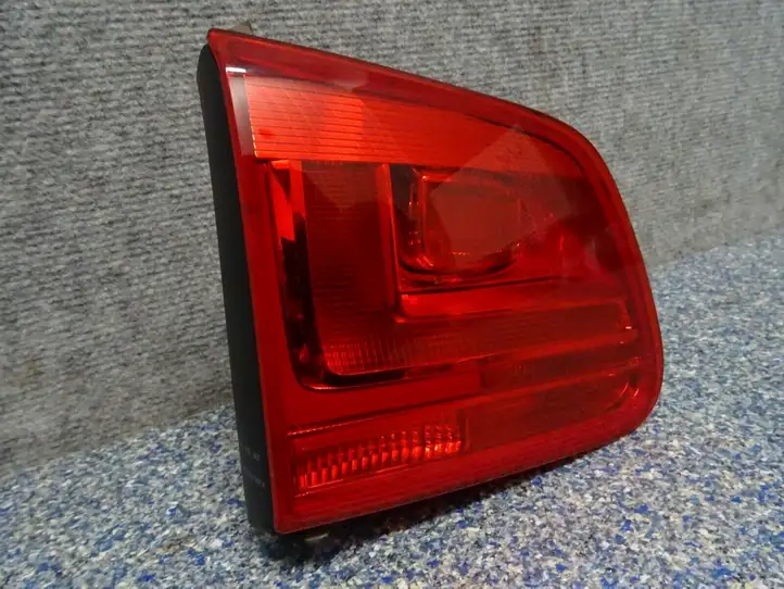 Volkswagen Tiguan (2011 - 2016) 5N0945093J Задний фонарь в крышке багажника — фото 5