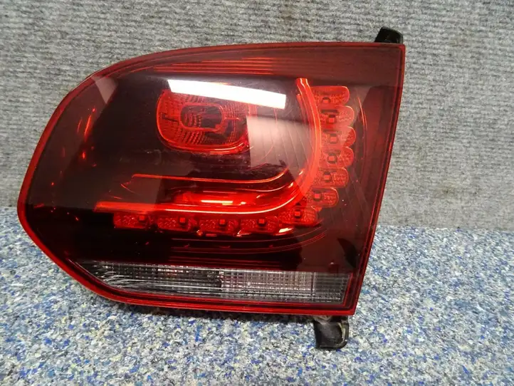 Volkswagen Golf VI (2009 - 2013) 5K7945308 Задний фонарь в крышке багажника — фото 1